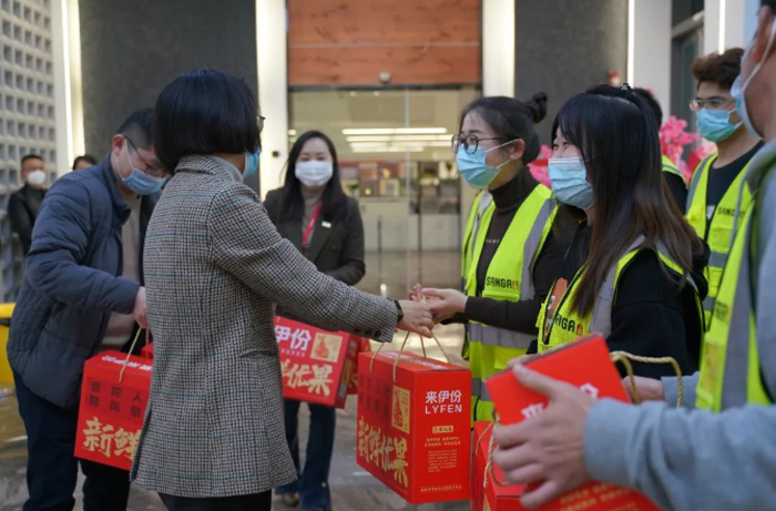  普陀區人社局領導一(yī)行莅臨上嘉集團